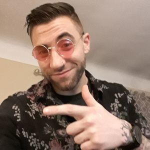 Meet your Posher, Travis